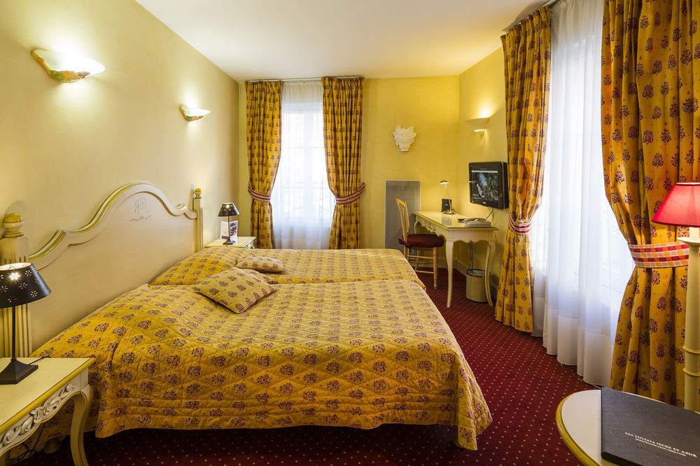 Hotel And Restaurant L Arena Fréjus エクステリア 写真